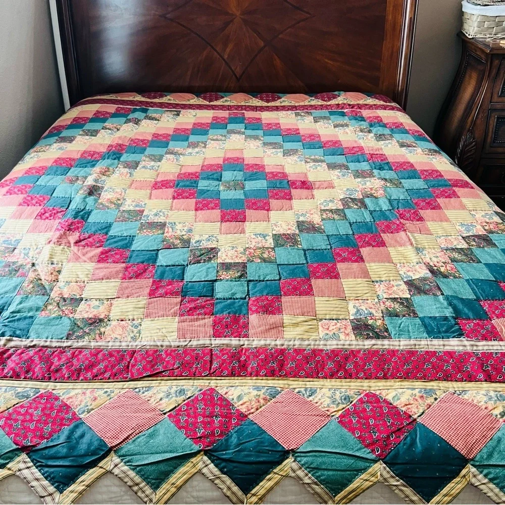 Vintage Patchwork King Size Quilt in Multicolor Design